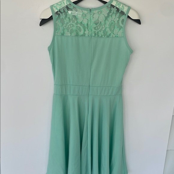 Green A-Line Sleeveless Lace Dress Medium - Picture 12 of 17
